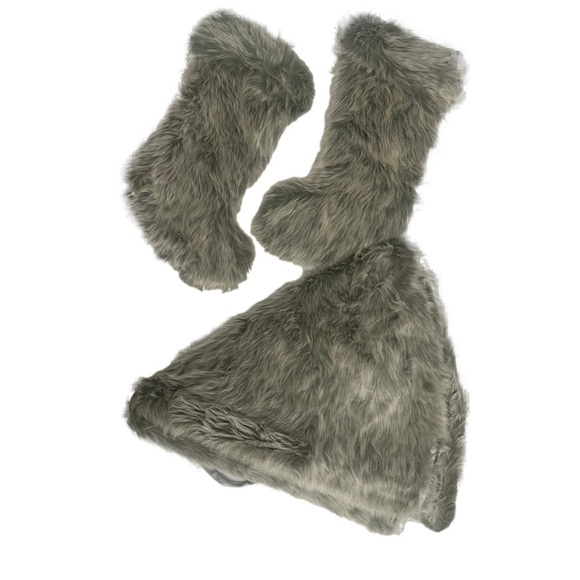 FAUX FUR TREE SKIRT Fully Lined 46” & 2 Matching Christmas Stockings Gray Soft - Picture 1 of 7